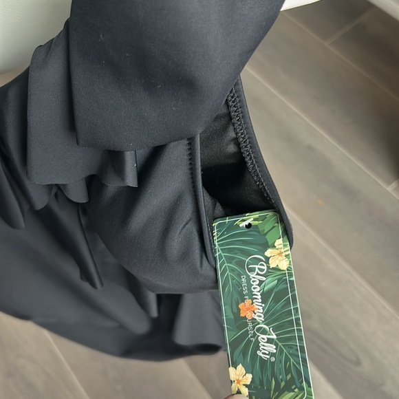 Blooming Jelly Black Ruffle VNeck Tummy Control Slimming One Piece Bathing Suit - Picture 11 of 16